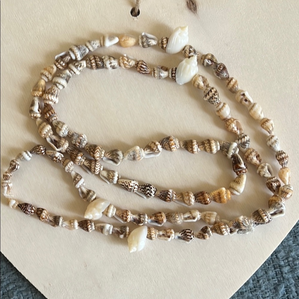 Shell Bead Necklace - Picture 2 of 12